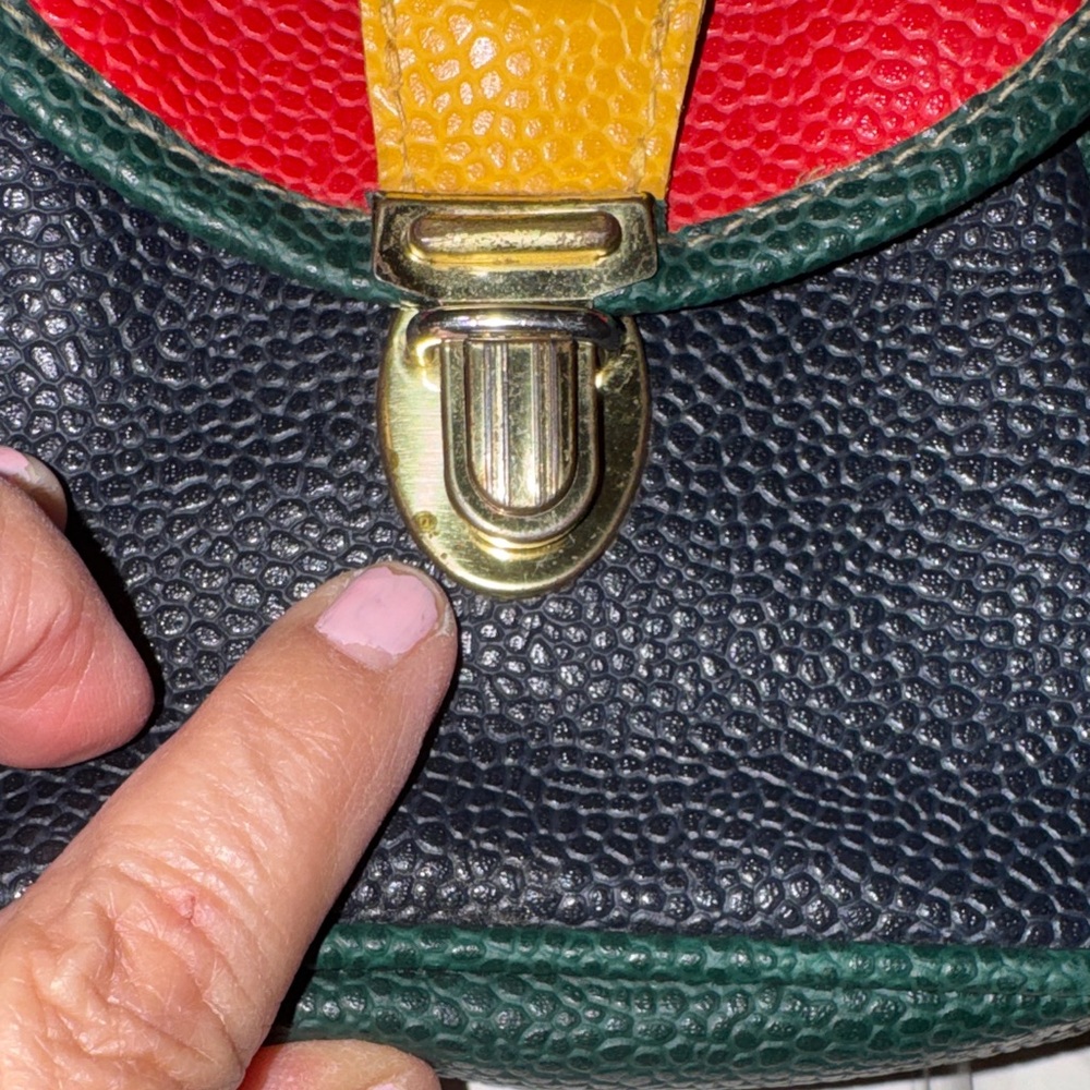 United Colors Of Benetton color block Mini Crossbody with Gold Chain belt bag - Picture 9 of 15